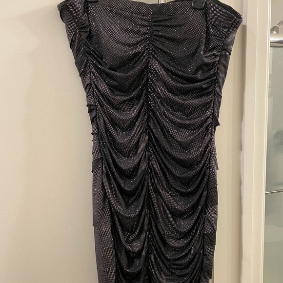 Junior’s City Triangle Strapless Mini Dress Black & Silver Size Large NEVER WORN - Picture 2 of 3